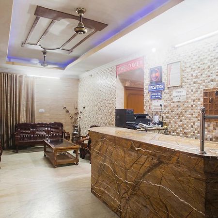 Hotel Grant Deluxe Meerut Exteriör bild