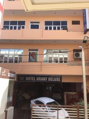 Hotel Grant Deluxe Meerut Exteriör bild