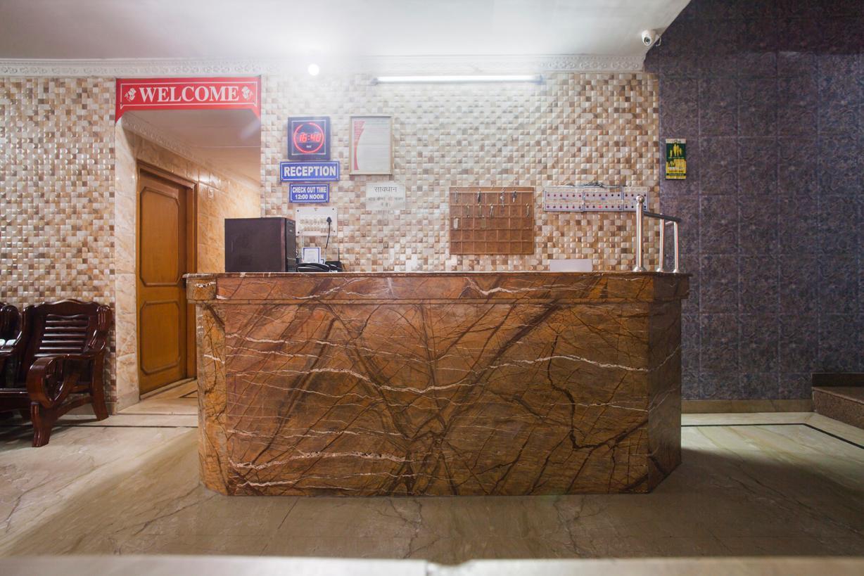 Hotel Grant Deluxe Meerut Exteriör bild